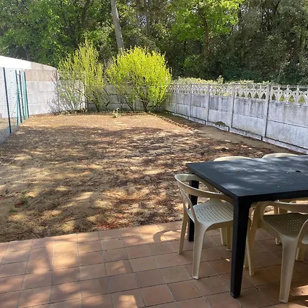 Hébergement de vacances Maison à Deux Pas De La Avec Jardin Privatif Et Confort - - Fr-1-22-218